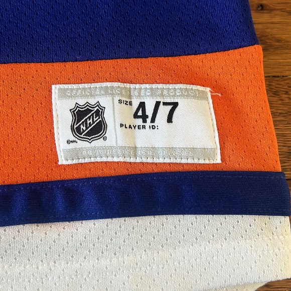 NY Islanders jersey - Picture 2 of 2
